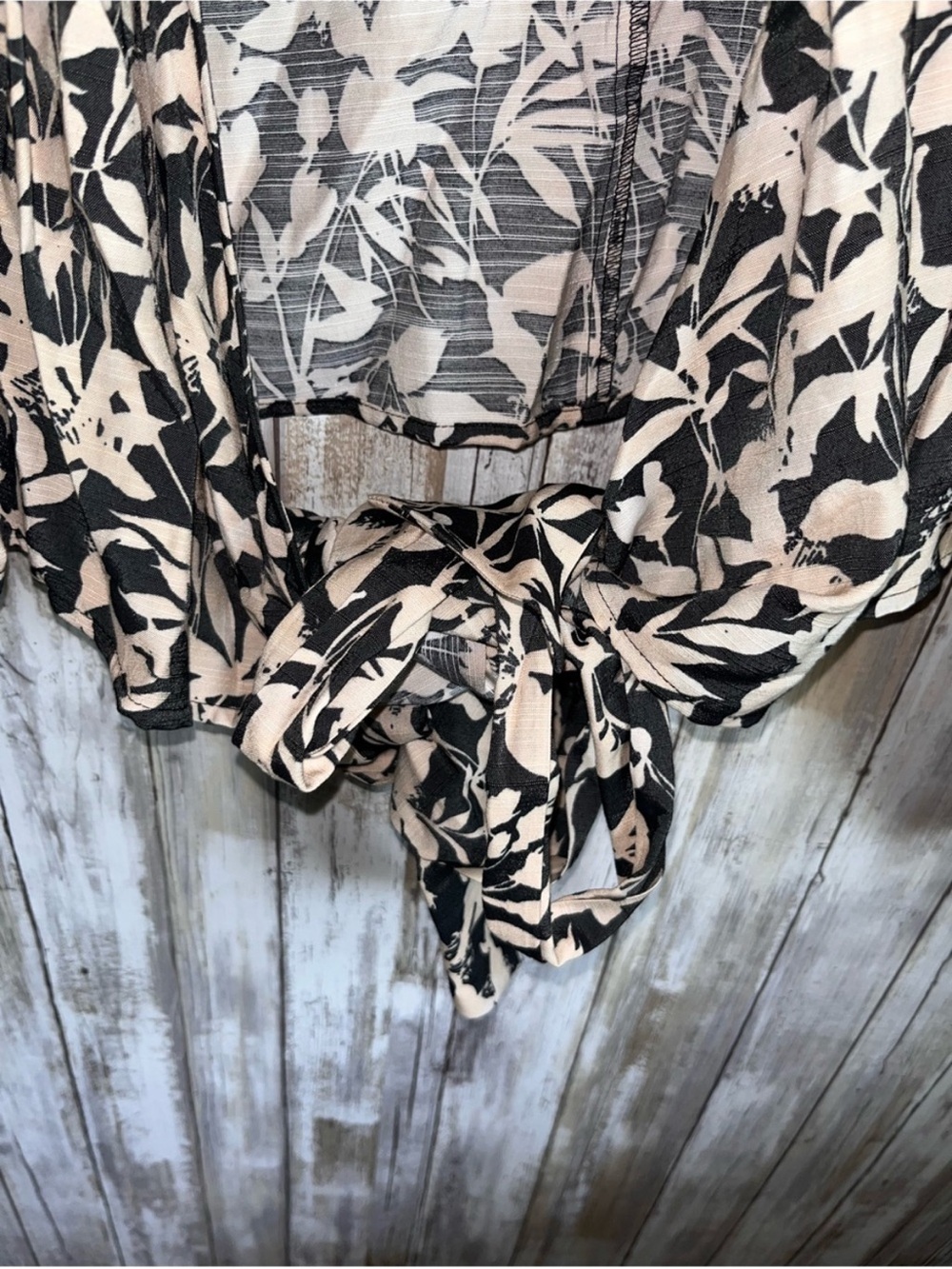 NWT Lane Bryant Maya Floral Wrap Top Black White Plus Size 20 - Picture 3 of 5